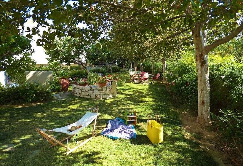 Отель Nereids Apartments