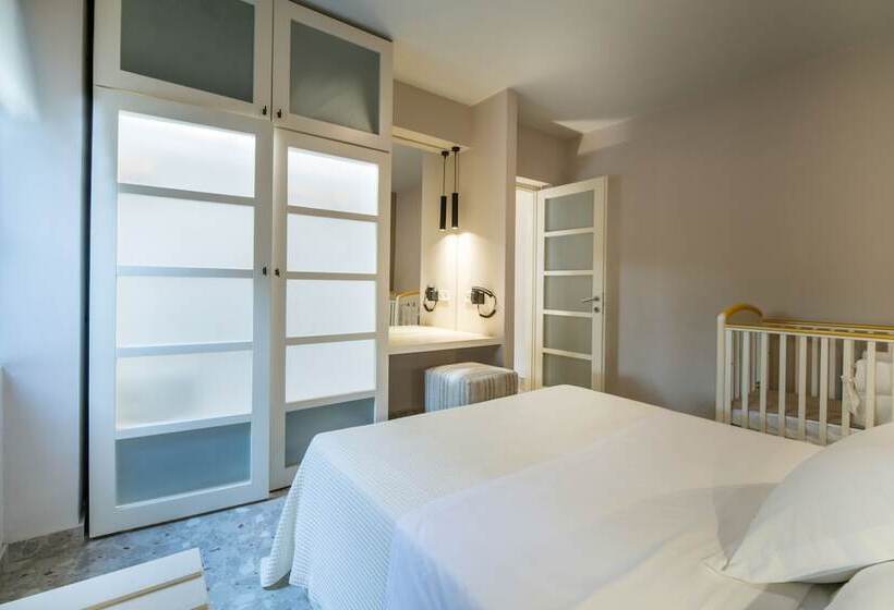 Отель Nereids Apartments