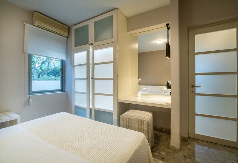 Отель Nereids Apartments