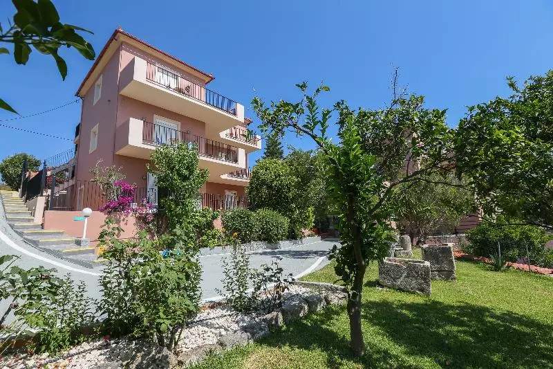 ホテル Pelagos Apartments