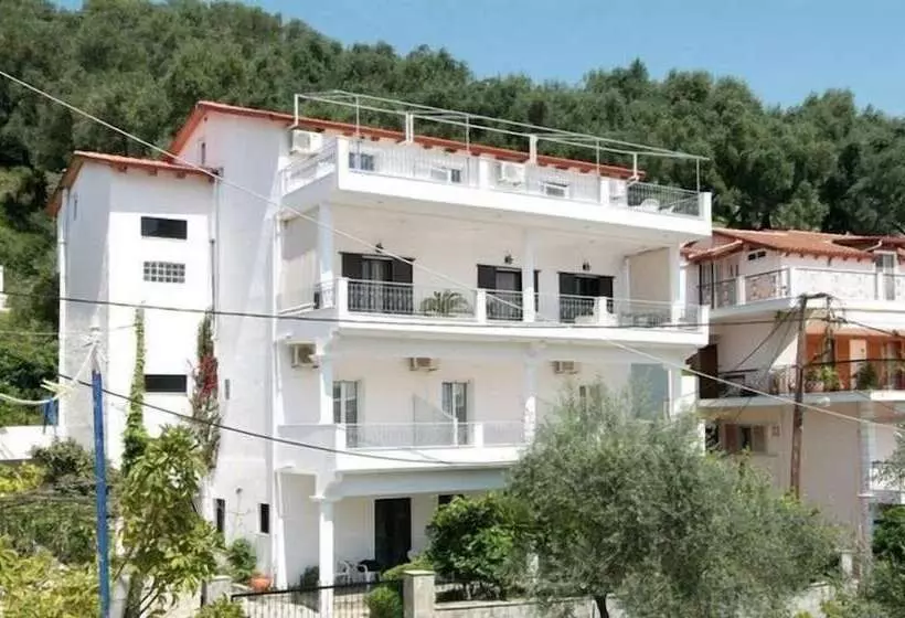 Hotel Studios Spiros Parga