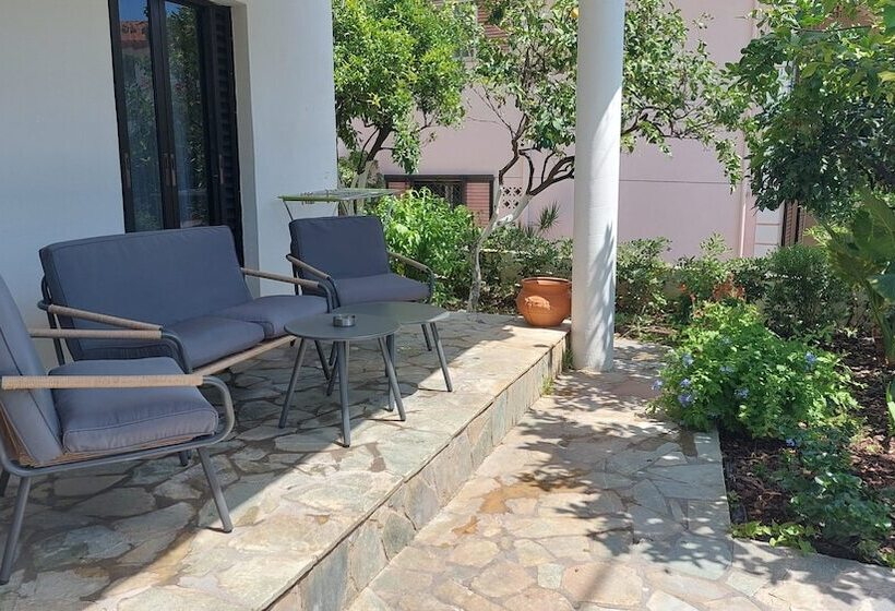 Отель Studios Spiros Parga