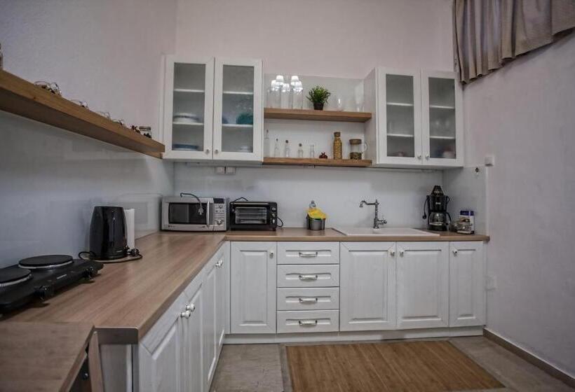 Maya's Boutique Residence