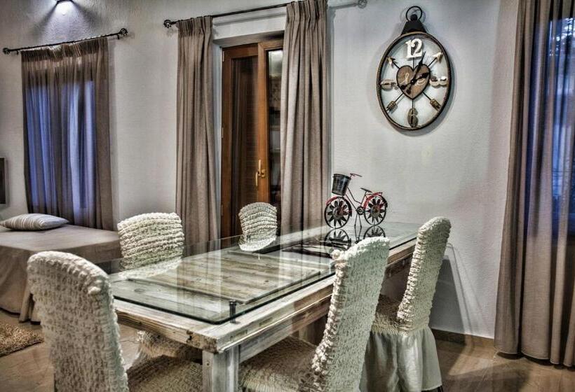 Maya's Boutique Residence