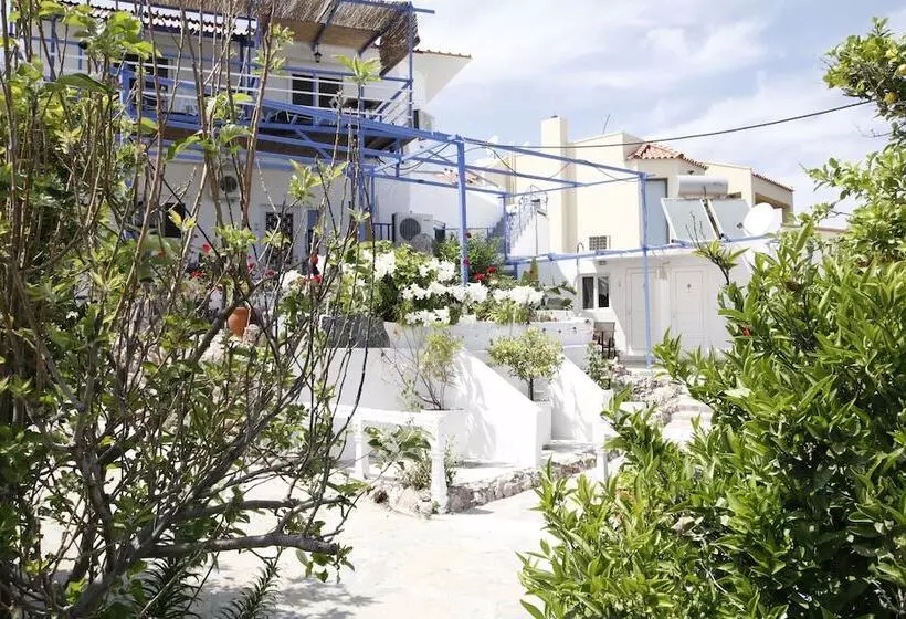 Paradis Studios
