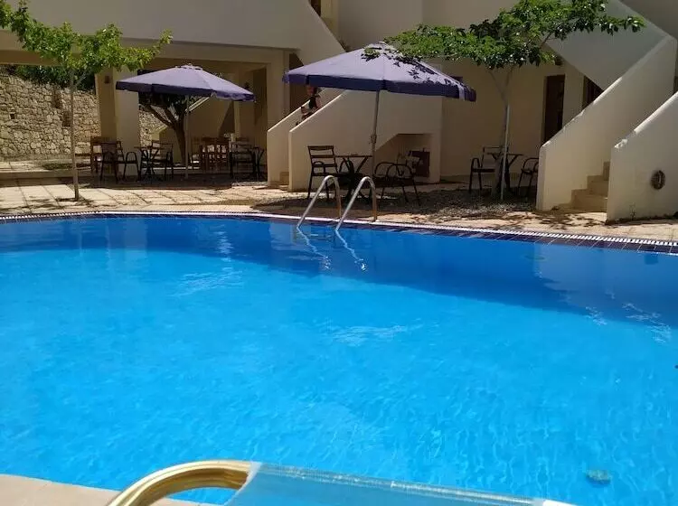Sfinias Apartments
