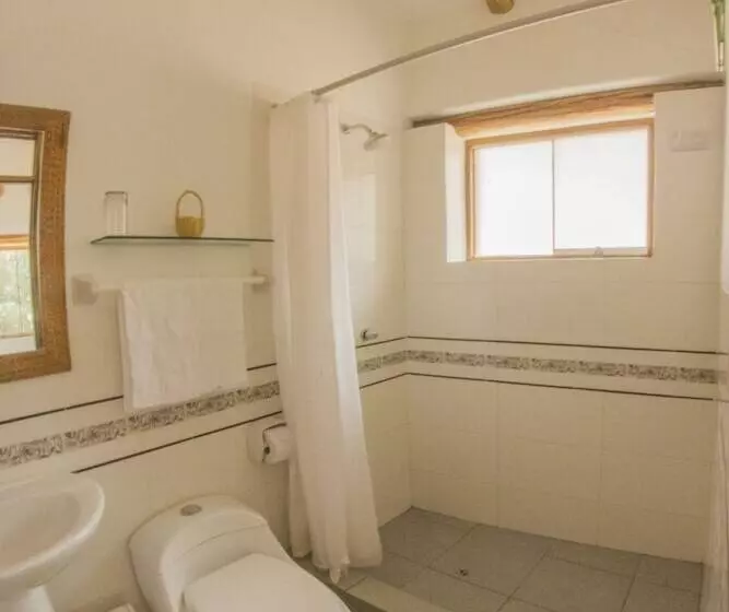تختخواب و صبحانه Parwa Guest House