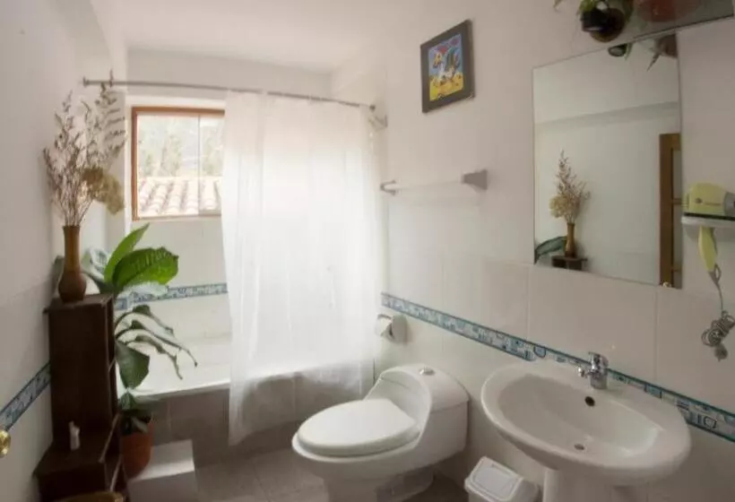 تختخواب و صبحانه Parwa Guest House