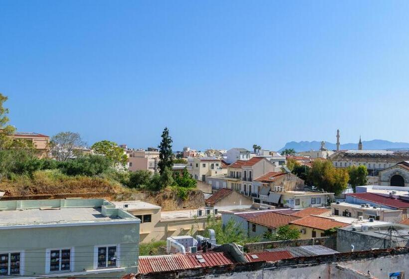 Отель Archontiki City