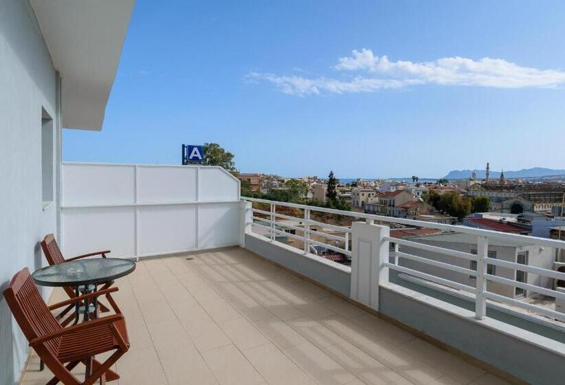 Отель Archontiki City