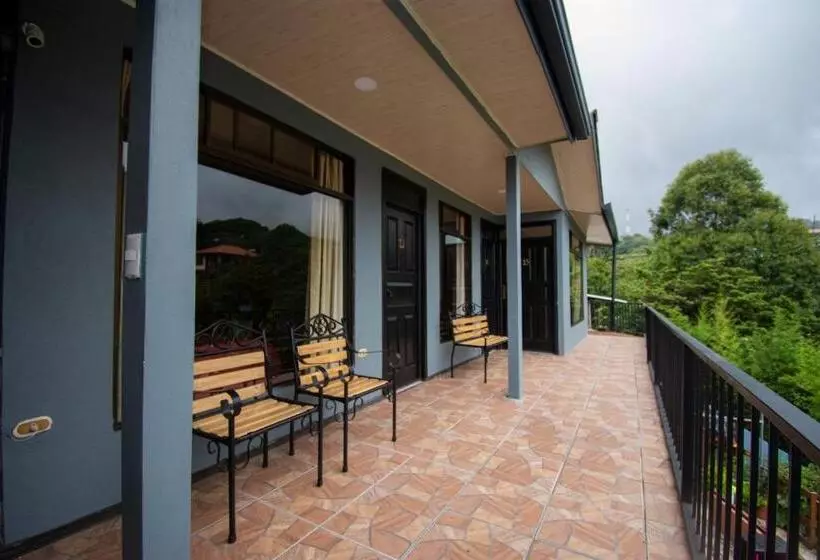 Hotel Cabinas Eddy B&b