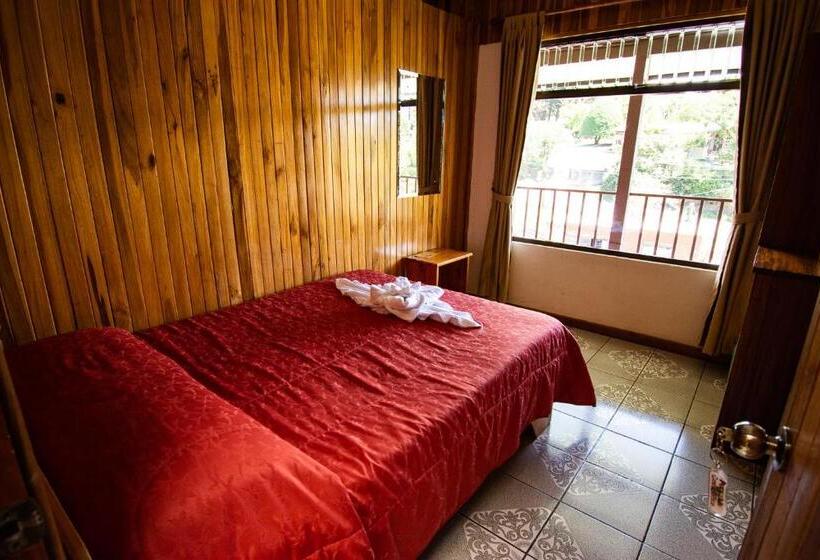 Hotel Cabinas Eddy B&b