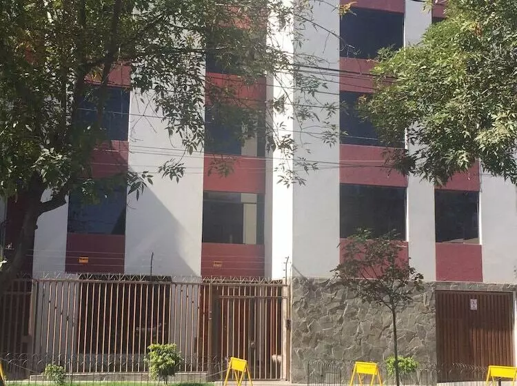 هتل Casa Mores Inn