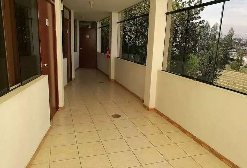 هتل Casa Mores Inn