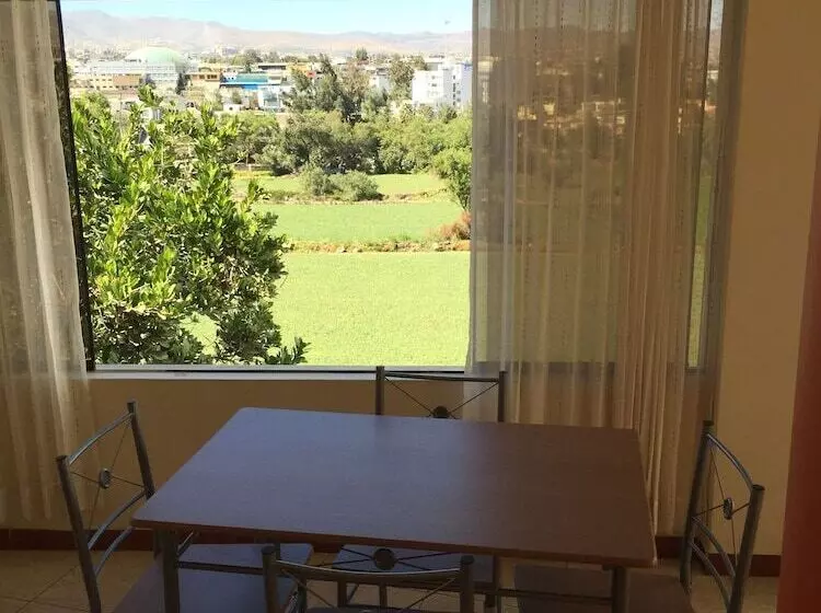 هتل Casa Mores Inn