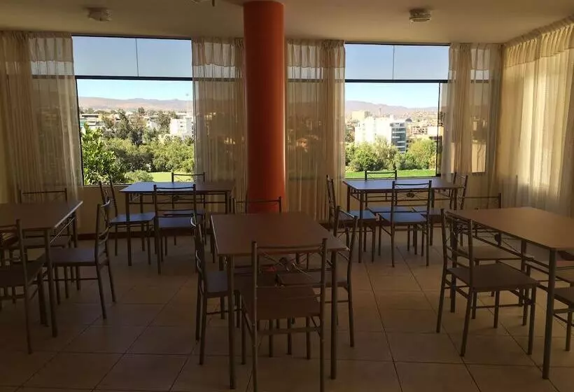 هتل Casa Mores Inn