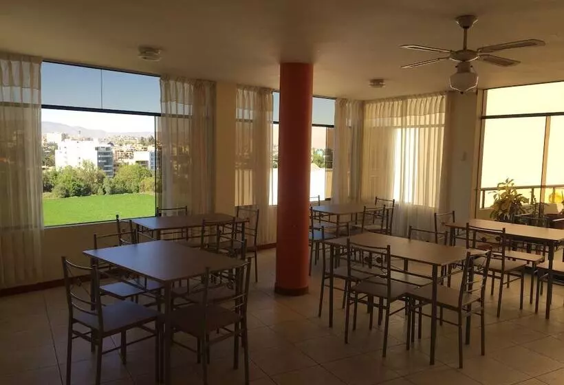 هتل Casa Mores Inn