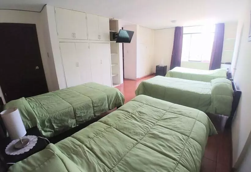 هتل Casa Mores Inn