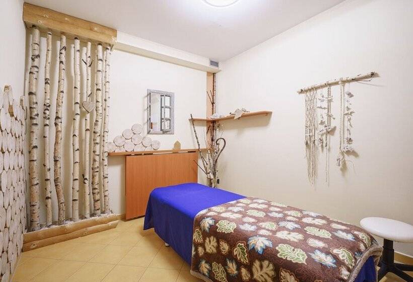 فندق Francis Spa