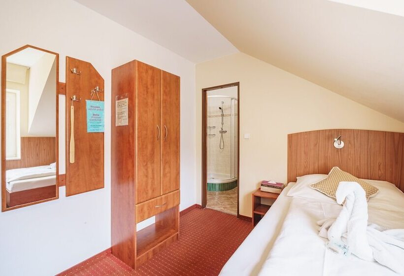 فندق Francis Spa