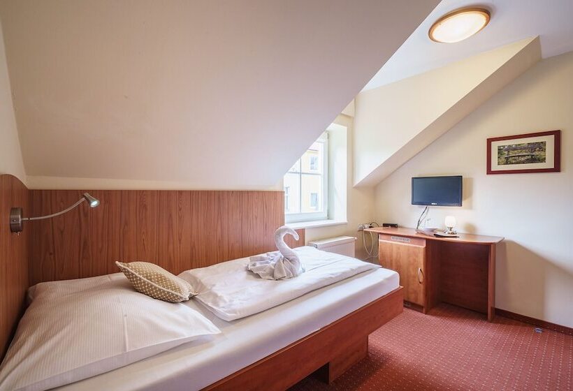 فندق Francis Spa