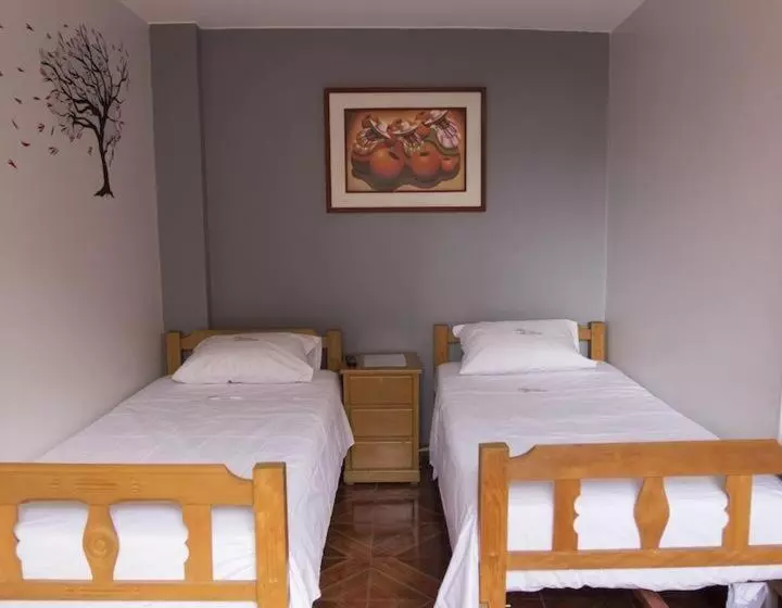 هتل Hostal Las Fresas Lima Airport
