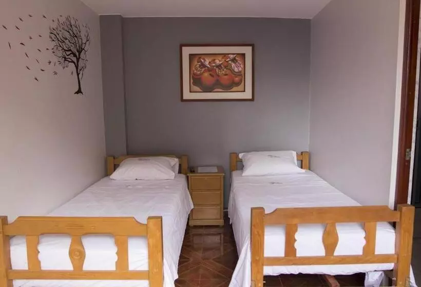 هتل Hostal Las Fresas Lima Airport