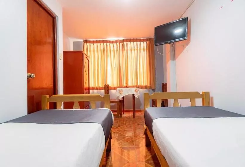 هتل Hostal Las Fresas Lima Airport