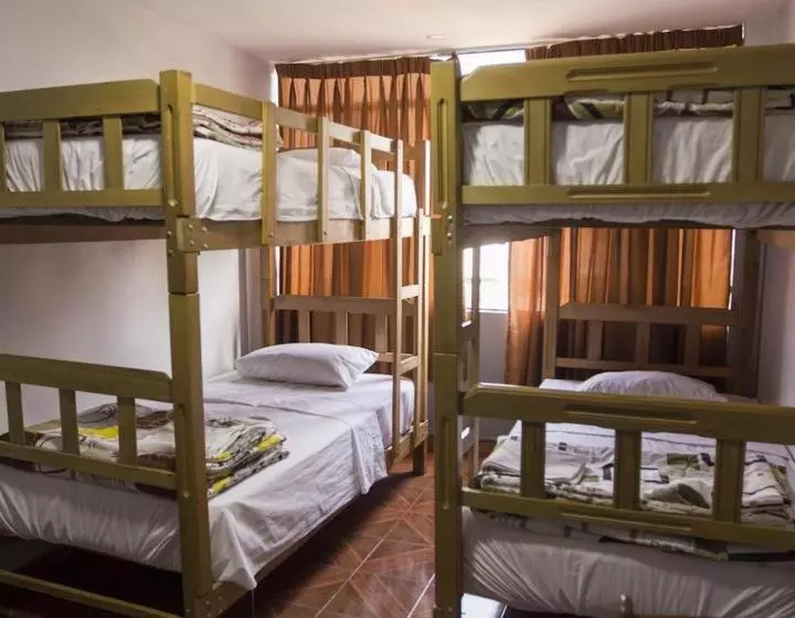 هتل Hostal Las Fresas Lima Airport