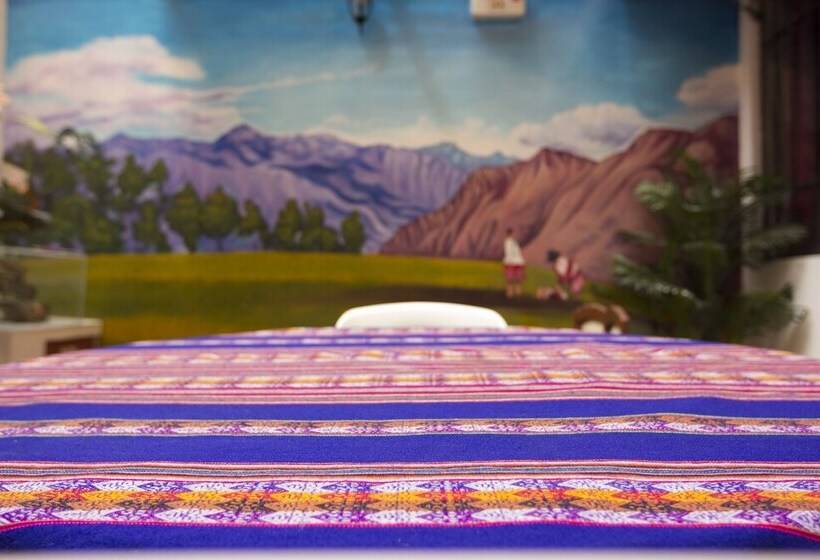 هتل Hostal Las Fresas Lima Airport