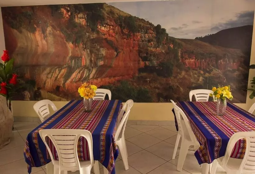 هتل Hostal Las Fresas Lima Airport