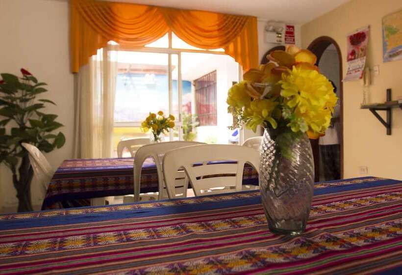 هتل Hostal Las Fresas Lima Airport