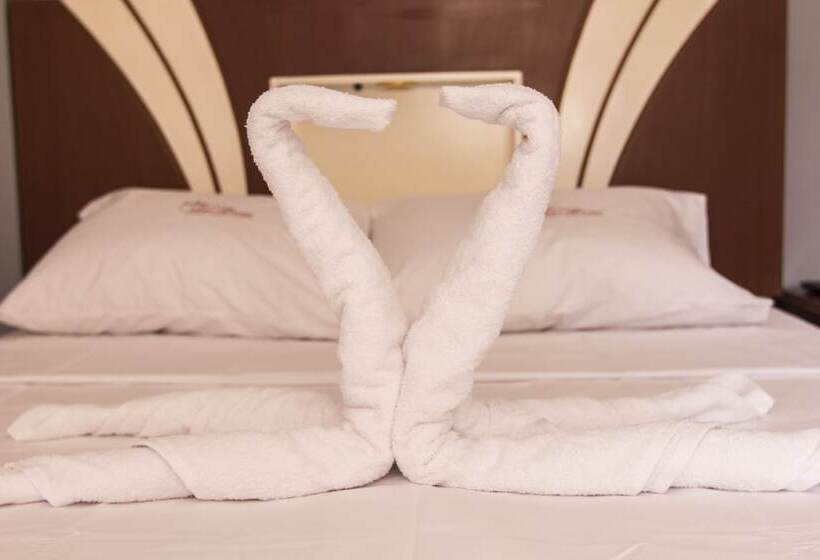 هتل Hostal Las Fresas Lima Airport