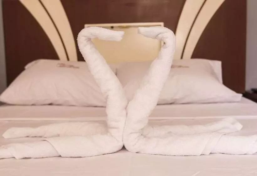 هتل Hostal Las Fresas Lima Airport