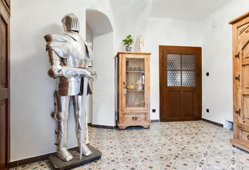 فندق Krumlov Tower