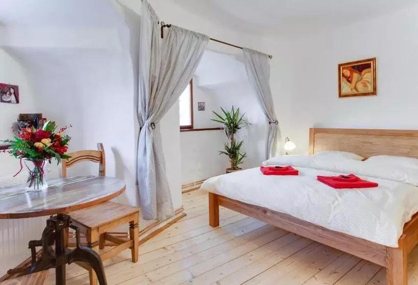 Hotelli Krumlov Tower