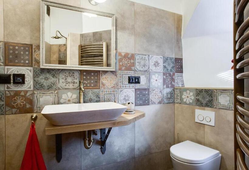 فندق Krumlov Tower