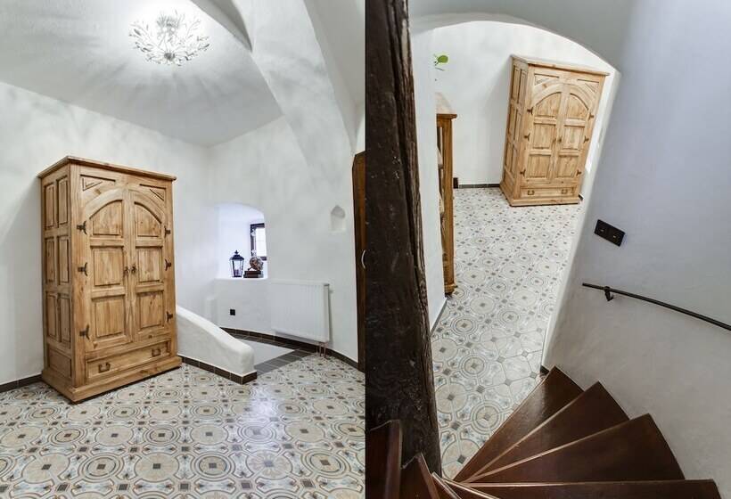 فندق Krumlov Tower