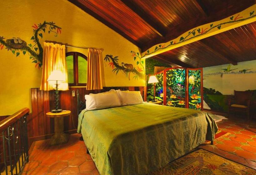 Отель La Mansion Inn Arenal