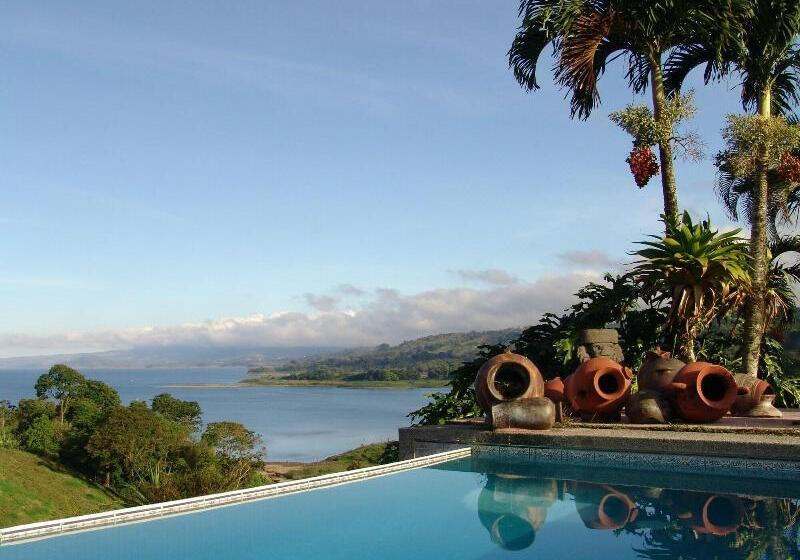 Отель La Mansion Inn Arenal