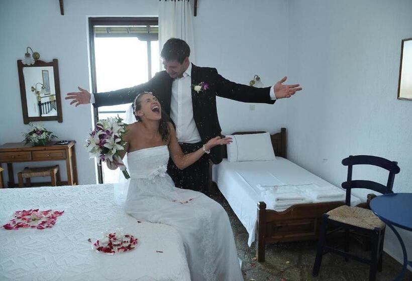 Hotel Mando Beachfront