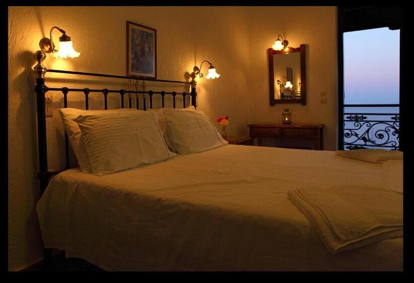 Hotel Mando Beachfront