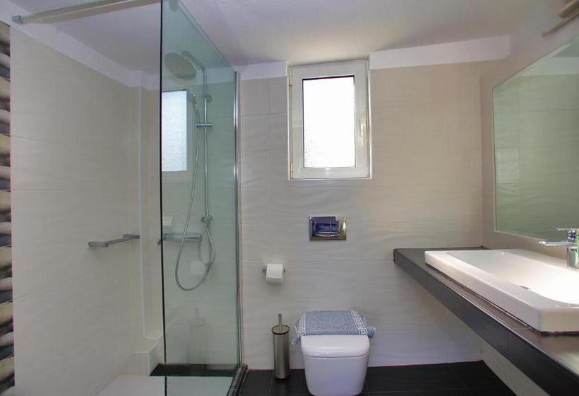 Hotel Mando Beachfront