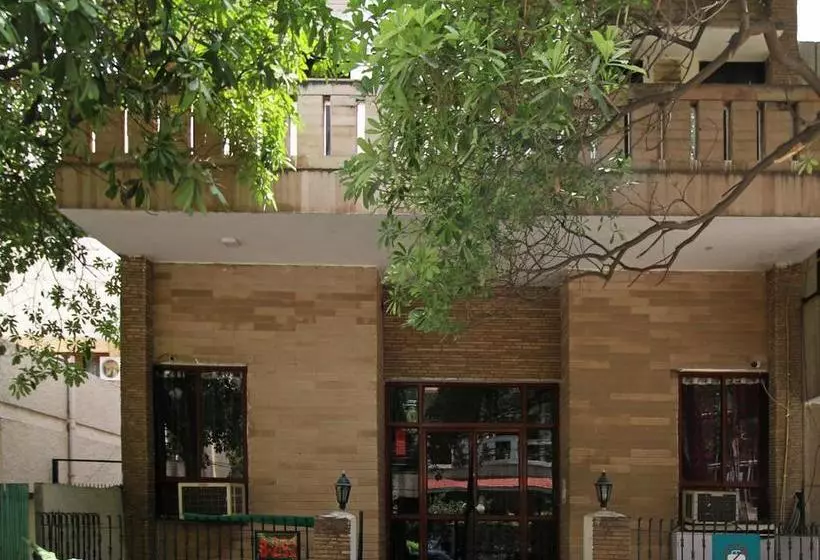 ホテル Oyo Rooms Safdarjung Extension