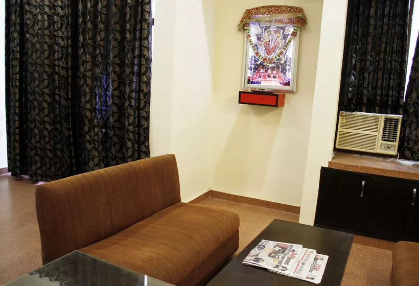 ホテル Oyo Rooms Safdarjung Extension