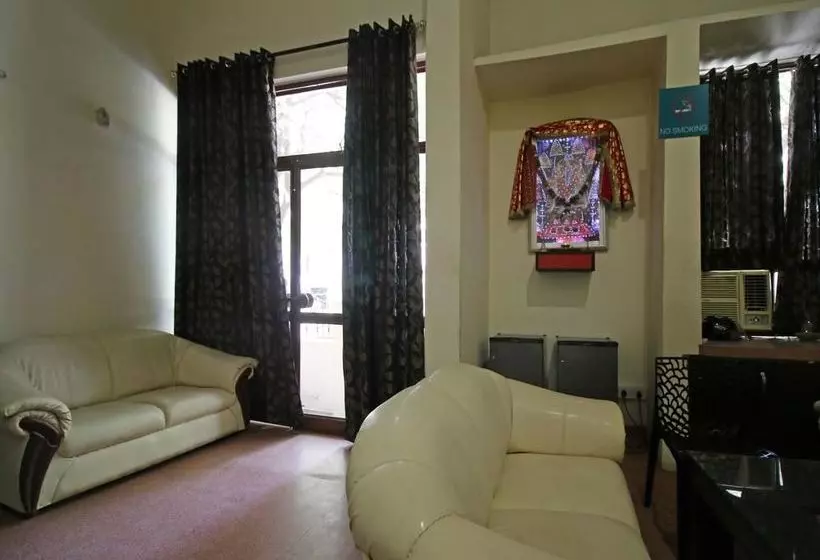 ホテル Oyo Rooms Safdarjung Extension
