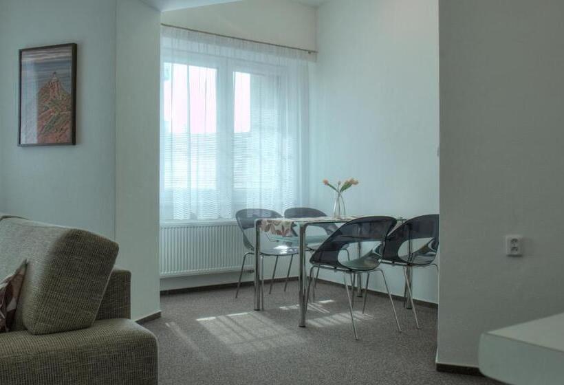 호텔 Penzion Na Dlouhé