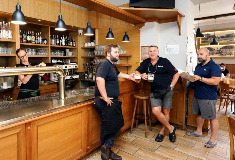 Hotel Pension U Tří Sedláků