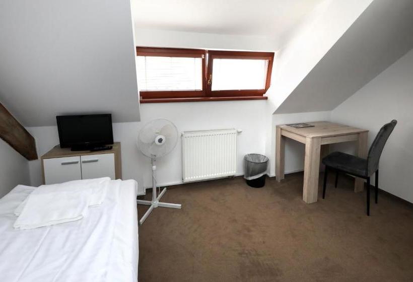 Hotel Pension U Tří Sedláků