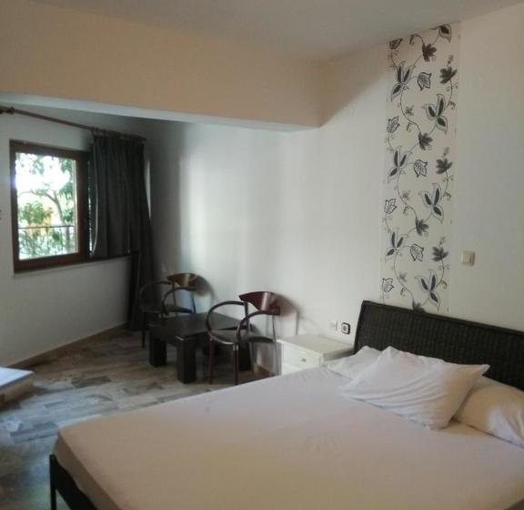 בית מלון כפרי Polydor